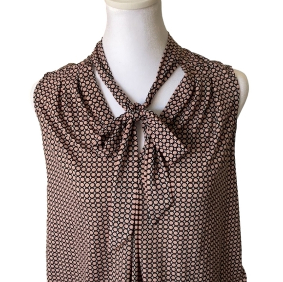 Max Studio Tie Neck Sleeveless Blouse - Picture 4 of 11